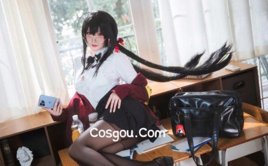 探寻JK制服的COS潮流：青春活力与时尚魅力的交织