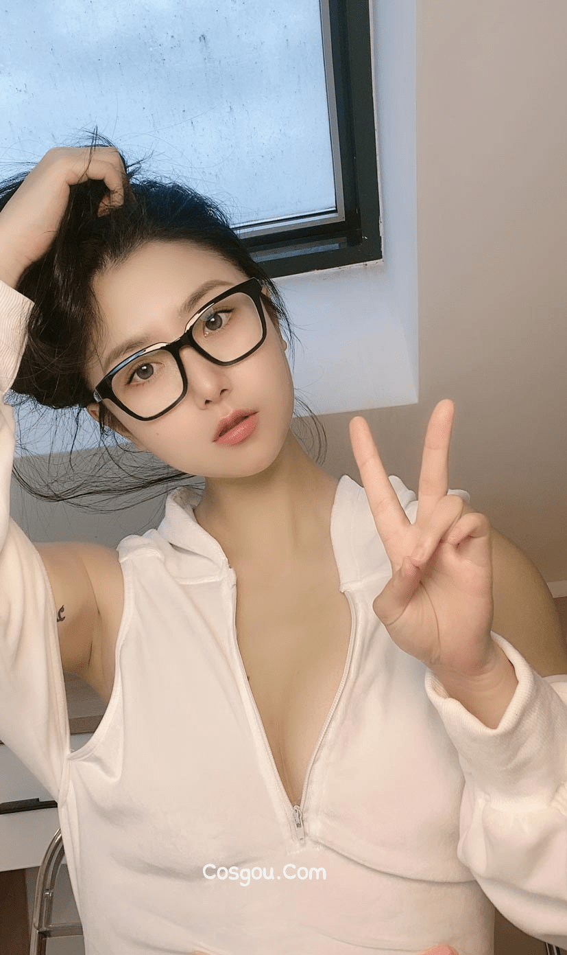 俏妞qiaoniuTT-密圈系列全套合集80套[持续更新]