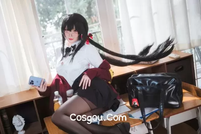 探寻JK制服的COS潮流：青春活力与时尚魅力的交织