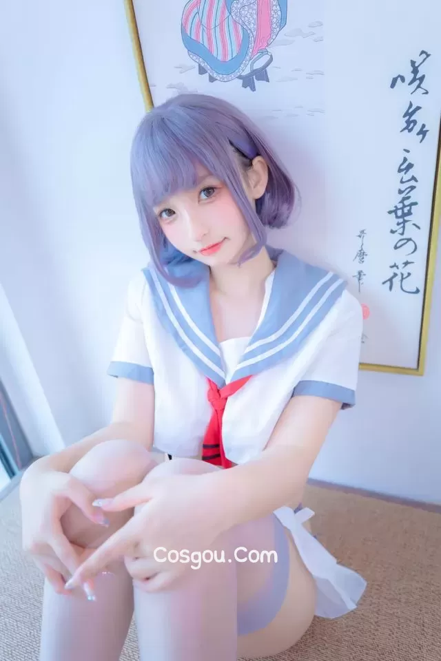探寻JK制服的COS潮流：青春活力与时尚魅力的交织
